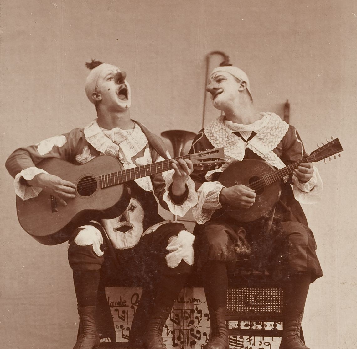 2 clowns public domain